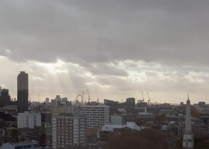 3 Bedroom Old Street Apartment - Amazing Views